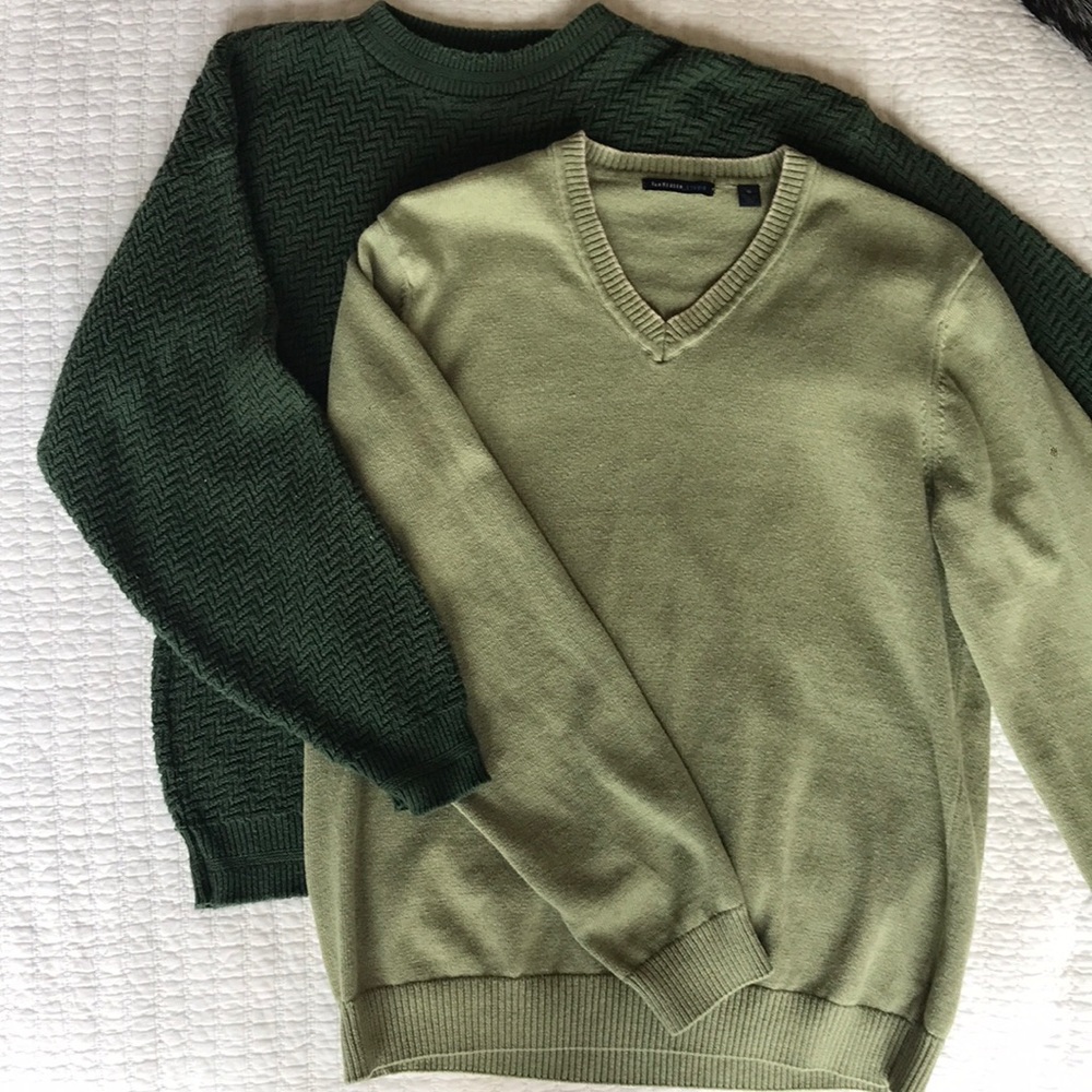 Men’s sweater bundle 🌲